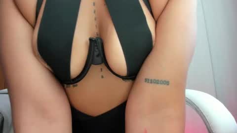 Snapshot of gia_mod chatting on February 28, 10:06 pm gia_mod online show from February 28, 10:06 pm