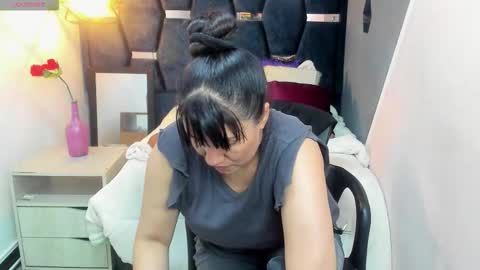 G I A  FOX online show from October 28, 8:35 pm