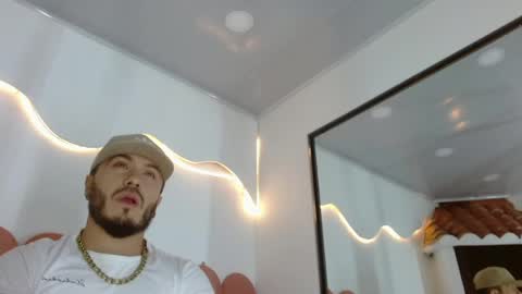 GiannaHott online show from May 9, 12:18 pm