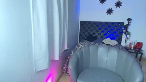 Giana Roberts online show from November 2, 12:52 pm