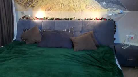 Hi my name is Gianna Im new here but I really like to chat online show from December 3, 5:04 pm