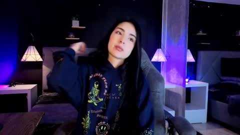 Gia online show from November 6, 1:39 pm