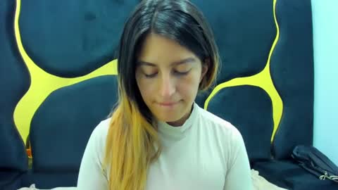 GiaRoussel online show from February 12, 1:27 pm