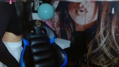 Gigi 3 online show from June 4, 9:41 pm