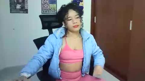 GIGI STCOTT online show from December 22, 1:42 am