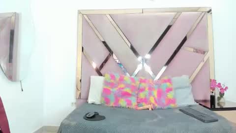 gigiht online show from January 8, 8:46 pm