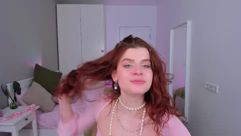 Snapshot of gin_yoon chatting on February 15, 6:33 am Gin online show from February 15, 6:33 am