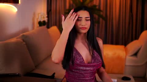 Gina online show from February 7, 7:49 pm