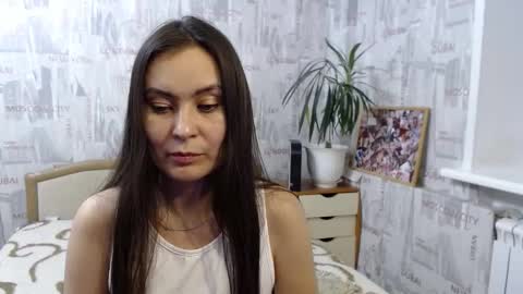 ginaxsoulah   online show from December 3, 6:10 pm