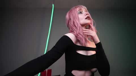        im expecting 350 thumbs up on my altar   online show from March 11, 10:23 pm