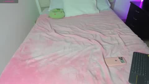 Sophie online show from December 16, 1:22 am