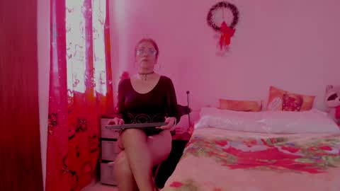 Girasol Walton online show from December 31, 1:41 pm