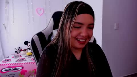 Alana online show from January 8, 1:37 pm