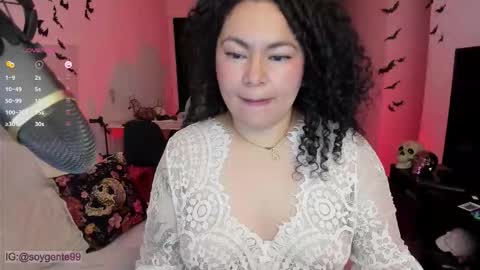 Snapshot of girl_inline chatting on October 18, 2:14 am girl_inline online show from October 18, 2:14 am