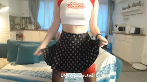 Snapshot of girlfrend10 chatting on February 12, 3:28 pm Girlfriend online show from February 12, 3:28 pm