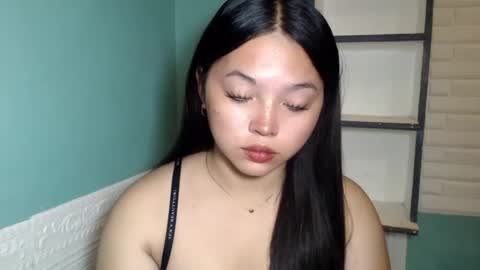 Rhaine online show from October 25, 6:48 pm