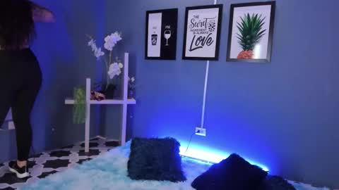     online show from March 10, 10:52 am