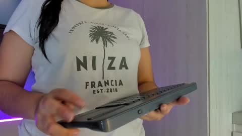     online show from March 10, 12:28 pm