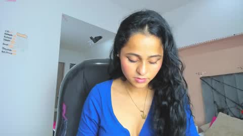 Snapshot of giselle_roldan chatting on October 17, 4:37 am GISELLE ROLDAN online show from October 17, 4:37 am
