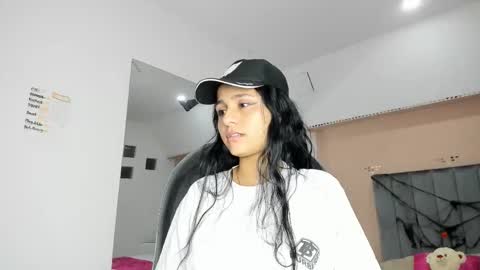 Snapshot of giselle_roldan chatting on October 16, 4:26 am GISELLE ROLDAN online show from October 16, 4:26 am