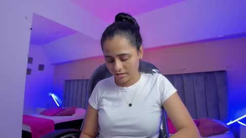 GISELLE ROLDAN online show from March 14, 7:48 pm