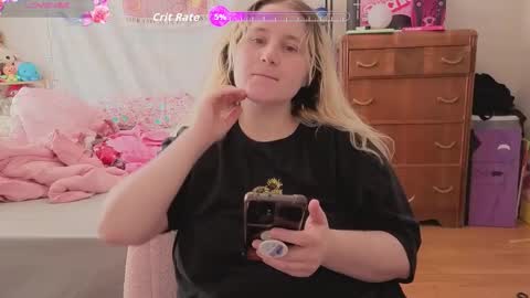 Glitch online show from December 5, 4:41 pm