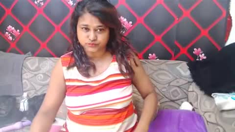 glitter candy online show from March 8, 8:19 am