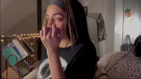 Snapshot of globberton chatting on December 28, 10:55 pm Baby Bimbo online show from December 28, 10:55 pm