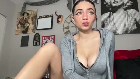 Snapshot of globberton chatting on February 24, 6:47 pm Baby Bimbo online show from February 24, 6:47 pm