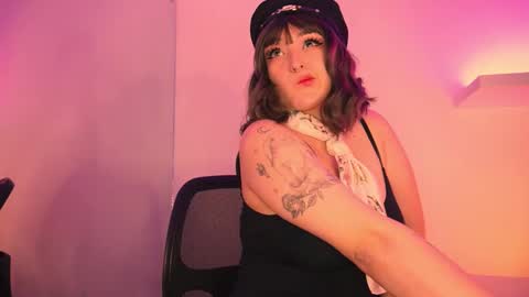 Mimi online show from February 3, 6:45 pm