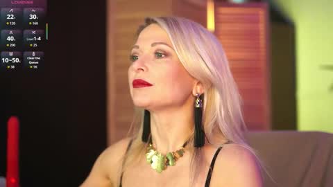 Snapshot of gloria_lovely chatting on September 18, 11:20 am Gloria online show from September 18, 11:20 am
