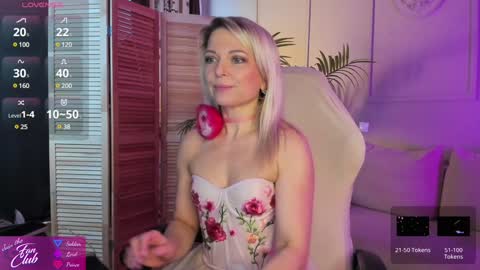 Snapshot of gloria_lovely chatting on January 13, 10:58 am Gloria online show from January 13, 10:58 am