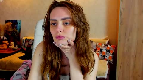 Gloria Wood online show from April 5, 8:08 pm