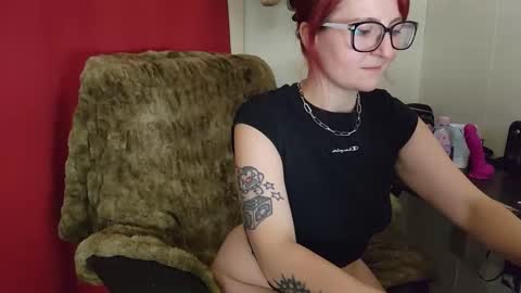 gloryfool online show from March 6, 11:11 pm