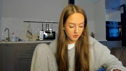 Lina online show from December 17, 8:29 am