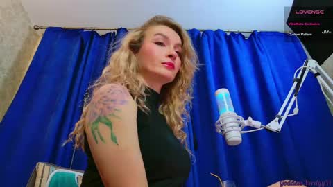 Snapshot of goddess_verdgyvi chatting on September 15, 7:16 am Verdgy online show from September 15, 7:16 am