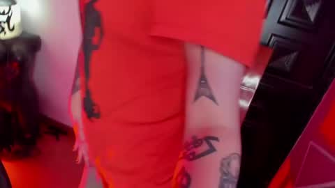       online show from April 15, 8:42 pm