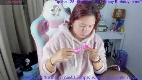 Snapshot of goddessjessica_roger chatting on September 15, 4:43 am Goddess Jessica and slave Roger online show from September 15, 4:43 am
