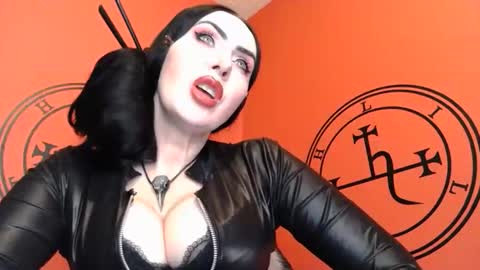 Snapshot of goddessmidnight chatting on October 2, 1:10 am GODDESS MIDNIGHT online show from October 2, 1:10 am