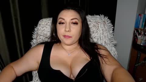 Snapshot of goddessmxx chatting on October 1, 7:19 pm Mistress Mary online show from October 1, 7:19 pm