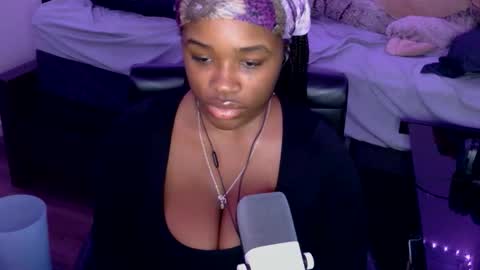 Snapshot of goddessssbrii chatting on October 7, 12:04 am Goddess Bri online show from October 7, 12:04 am