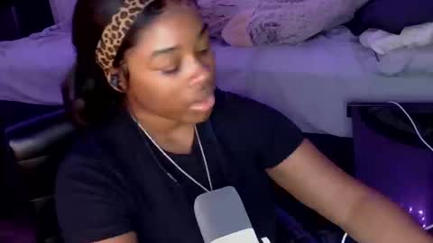 Snapshot of goddessssbrii chatting on October 20, 5:49 pm Goddess Bri online show from October 20, 5:49 pm