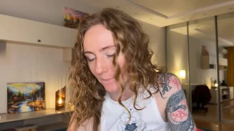 Polly online show from November 3, 9:57 am