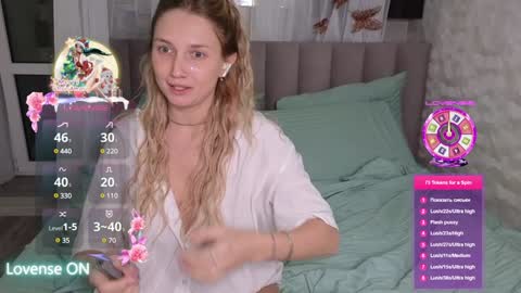 goodgirl0024 online show from January 15, 8:37 pm