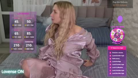 goodgirl0024 online show from January 3, 6:24 pm