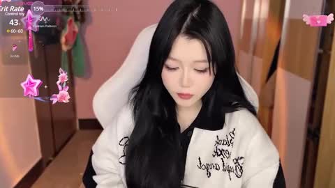 Snapshot of gorgeous_girl33 chatting on December 6, 6:39 pm gorgeous girl33 online show from December 6, 6:39 pm
