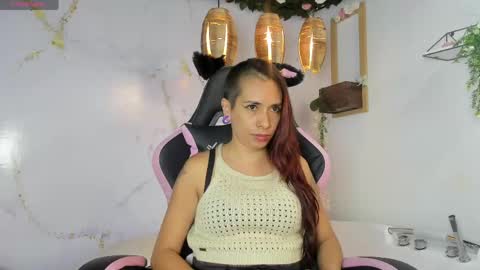 E V A   D O L L  online show from May 15, 1:14 pm