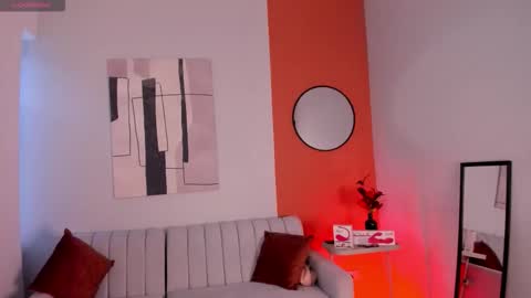 Zuly online show from November 19, 8:42 pm