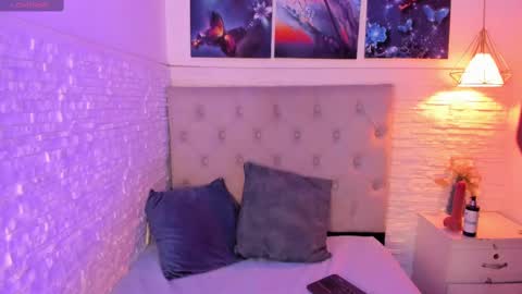 Snapshot of graceymilf999 chatting on February 19, 11:17 am Gracey Milf online show from February 19, 11:17 am
