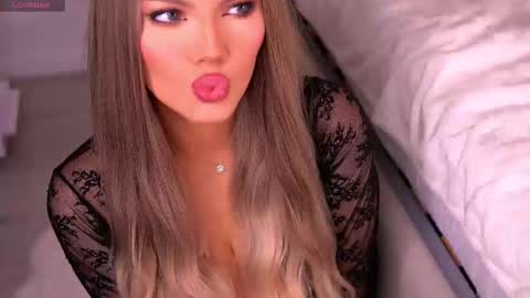 Snapshot of gracianelee chatting on October 5, 2:22 pm Grace online show from October 5, 2:22 pm